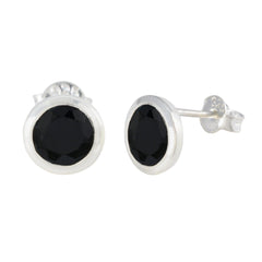 Seo yeon Black Dainty Solitaire Stud Earring