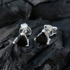 Carolina Black Elegant Solitaire Stud Earring
