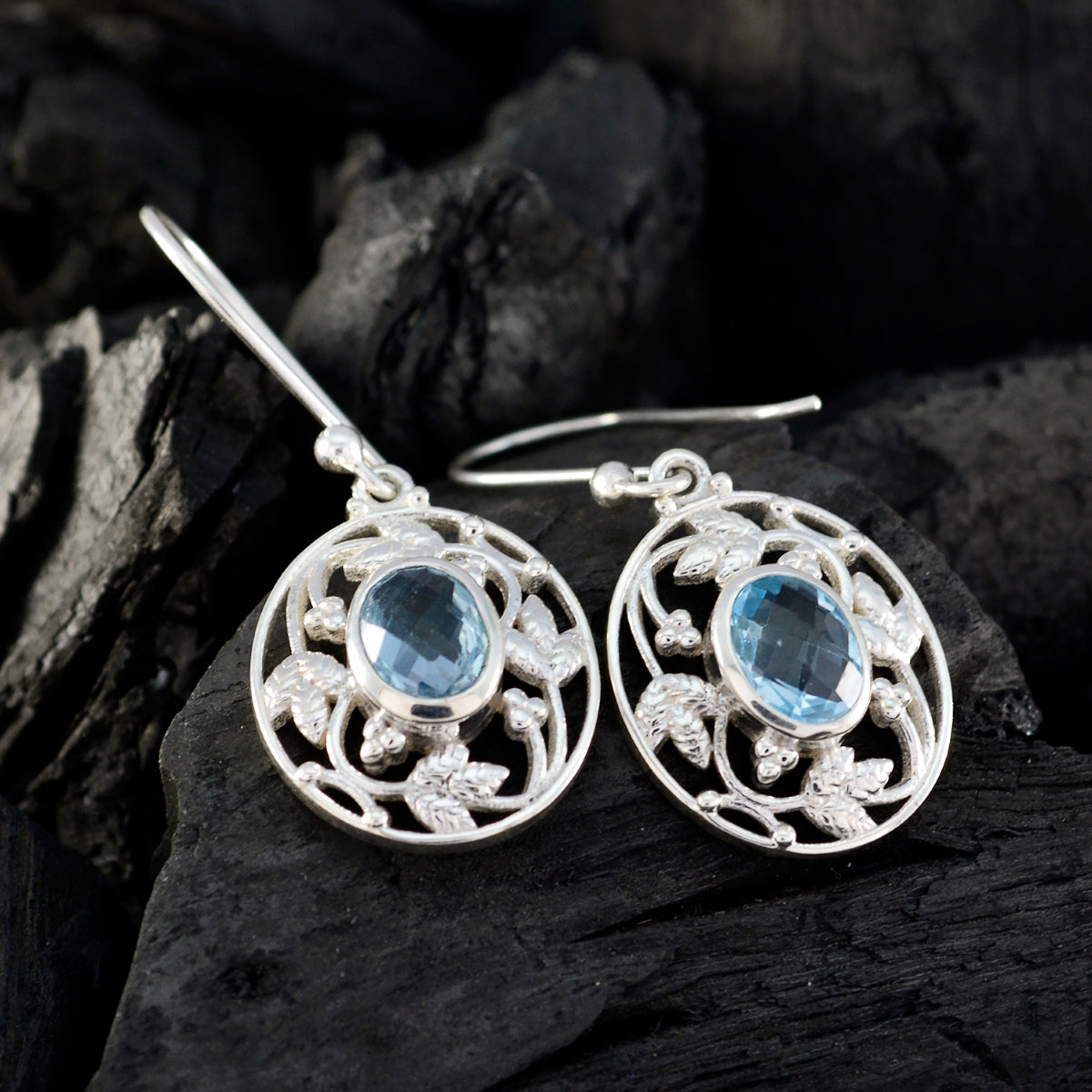Isabella Blue Classic Solitaire Dangle Earring