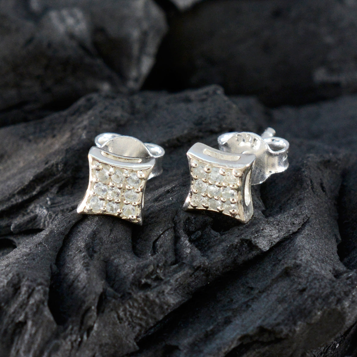 Victoria Blue Elegant multiple Stud Earring