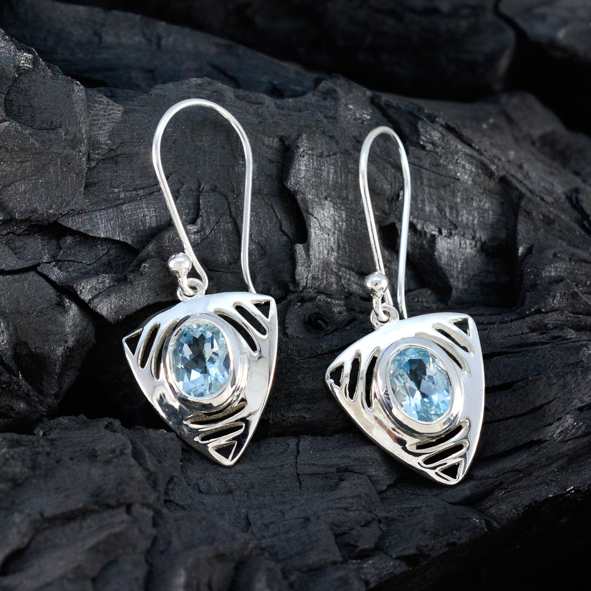 Fernanda Blue Tiny Solitaire Dangle Earring