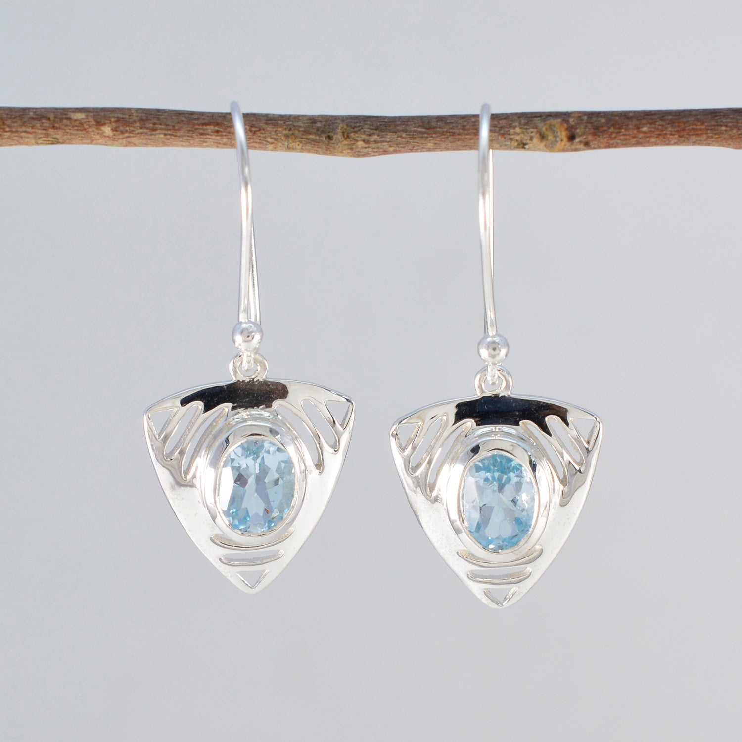 Fernanda Blue Tiny Solitaire Dangle Earring