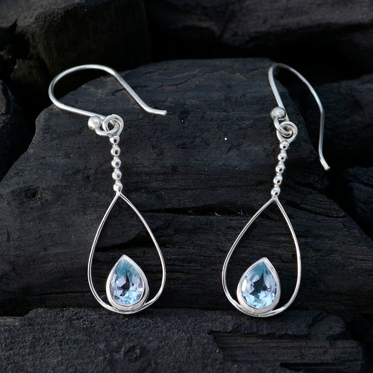 Isabella Blue Delicate Solitaire Dangle Earring