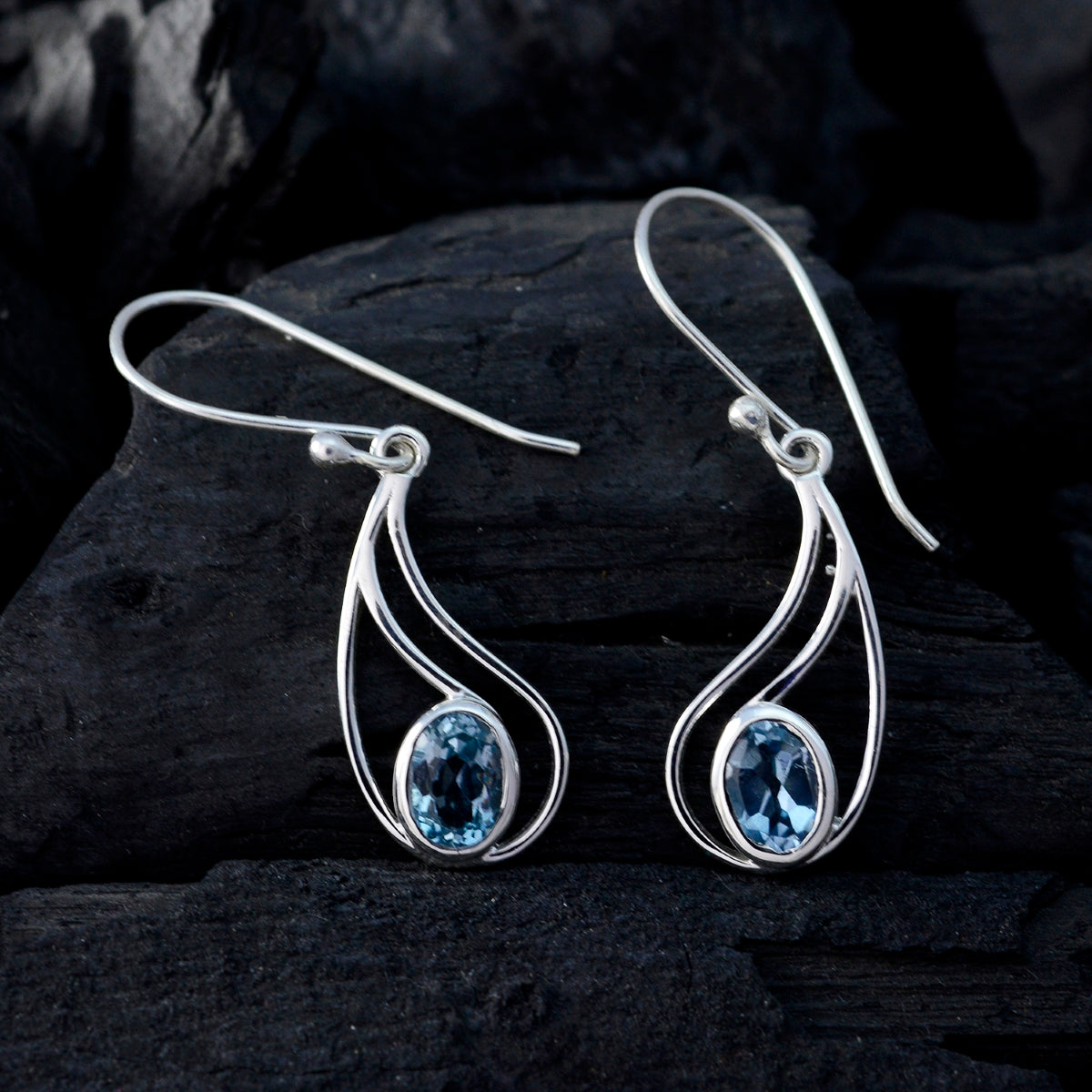 Julia Blue Elegant Solitaire Dangle Earring