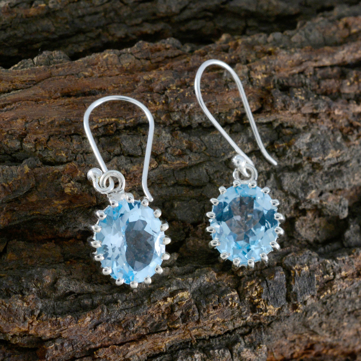 Laura Blue Tiny Solitaire Dangle Earring