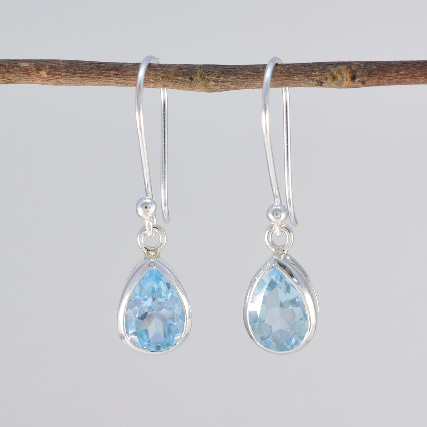 Zoey Blue Dainty Solitaire Dangle Earring