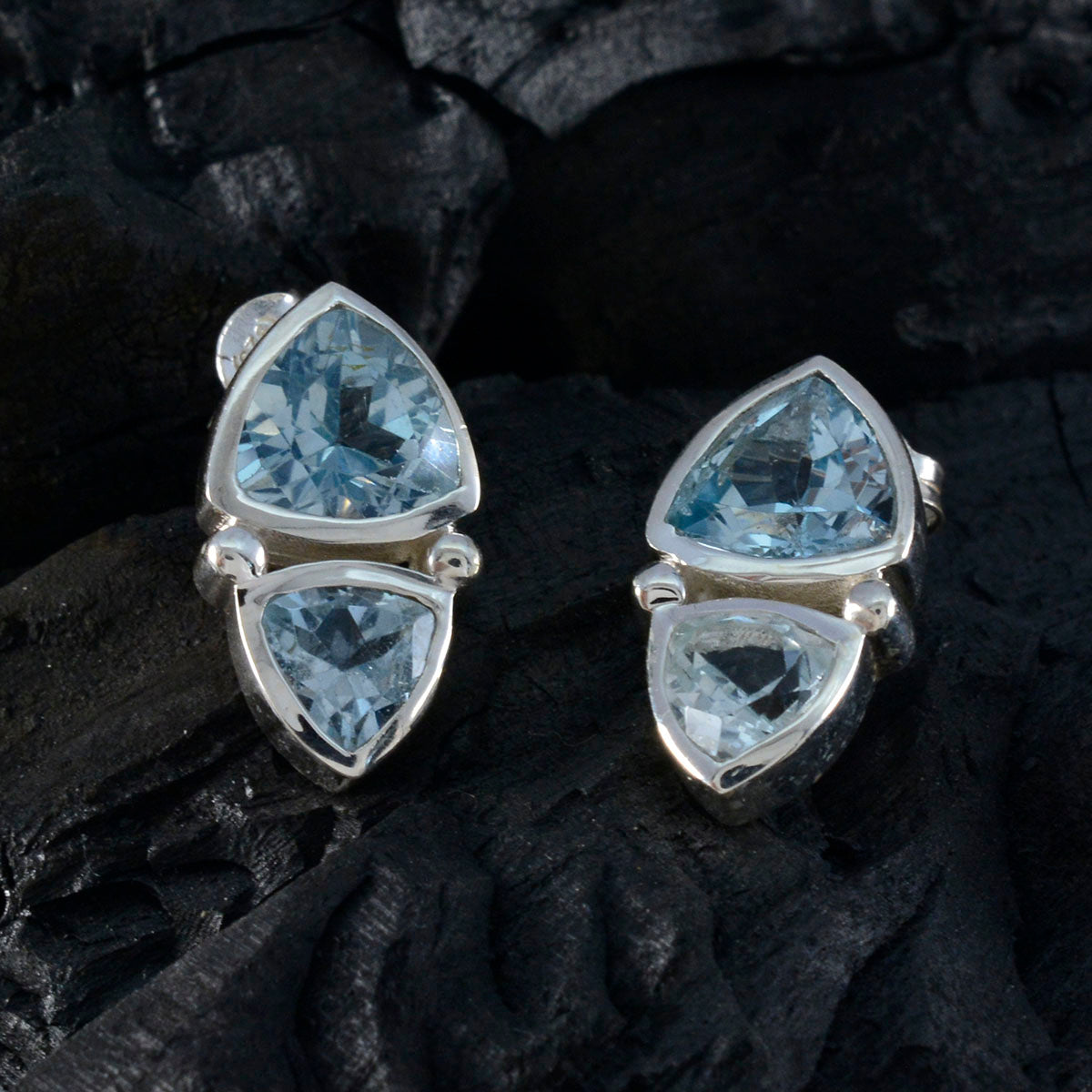 Pilar Blue Slim Toi et Moi Stud Earring