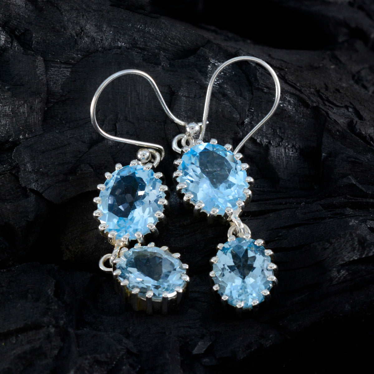 Kennedy Blue Versatile Toi et Moi Dangle Earring