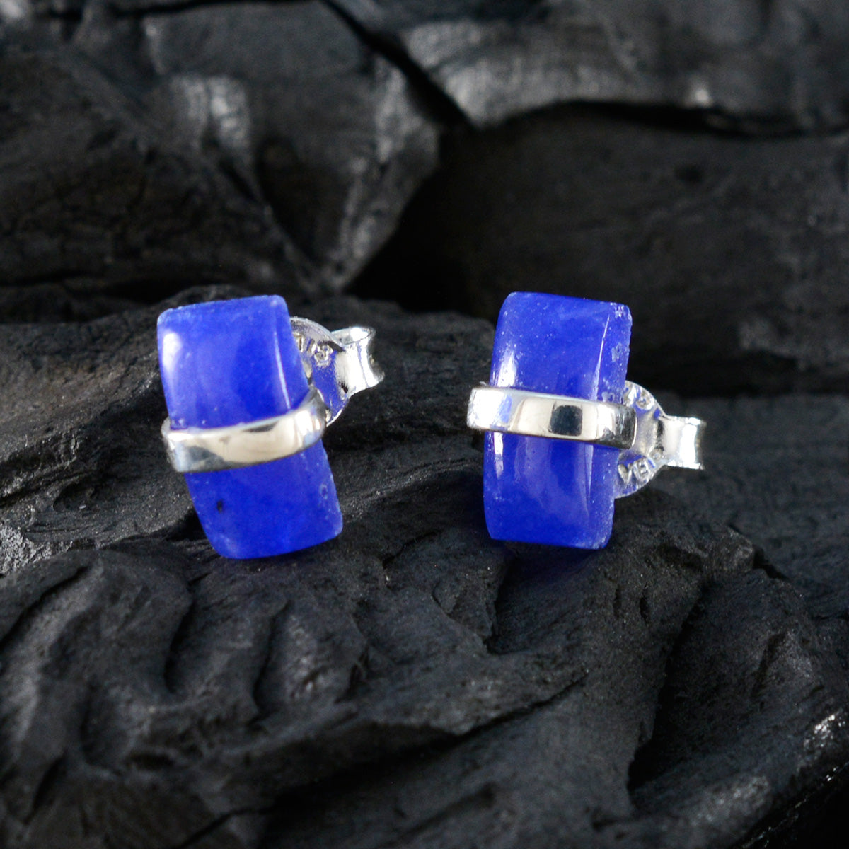 Joaquina Blue Elegant Solitaire Stud Earring