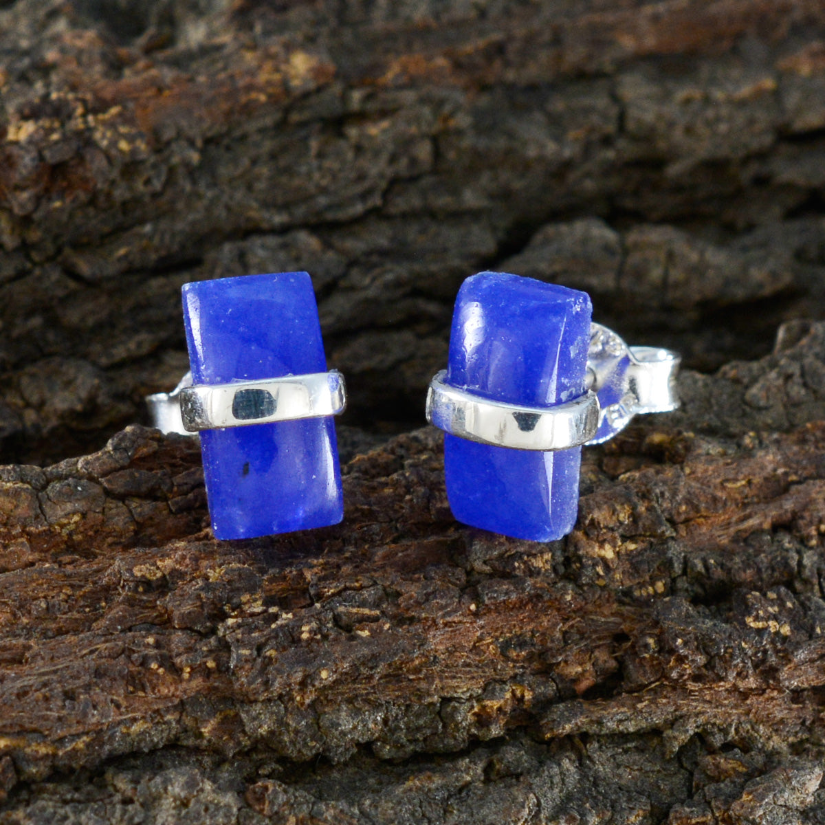 Joaquina Blue Elegant Solitaire Stud Earring