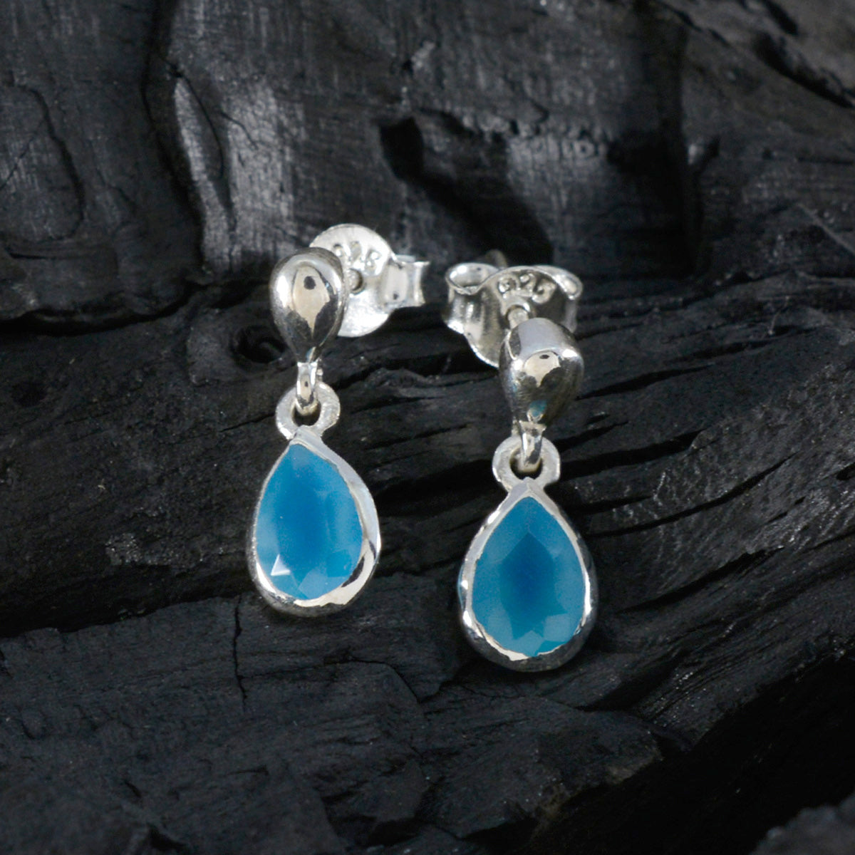Zoey Blue Delicate Solitaire Stud Earring