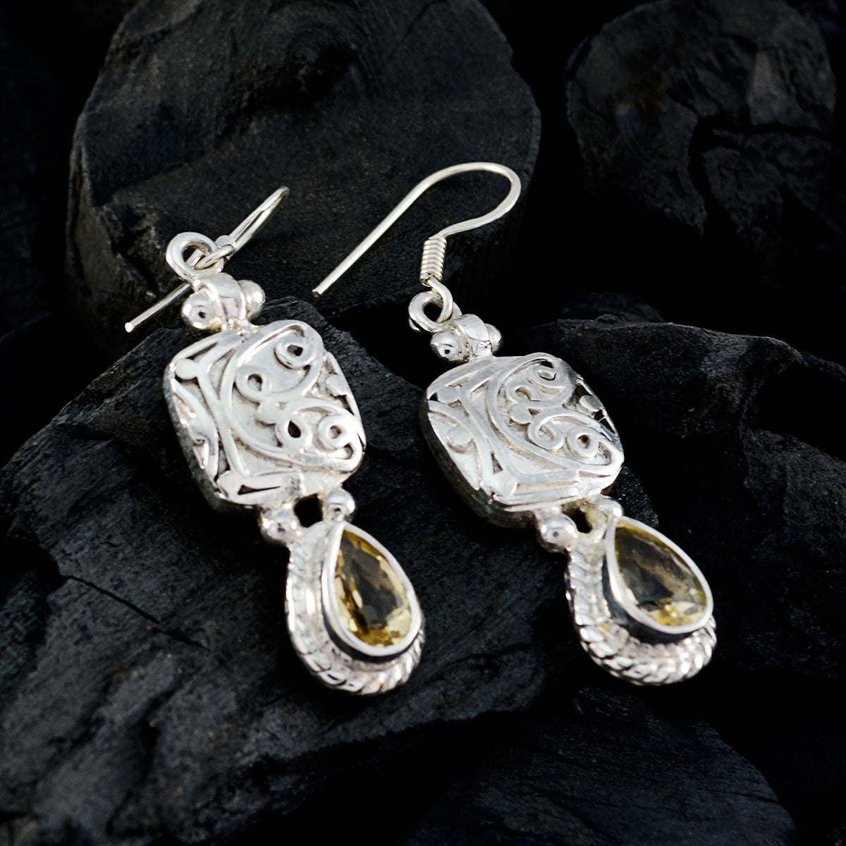Eliza Yellow Edgy Solitaire Dangle Earring