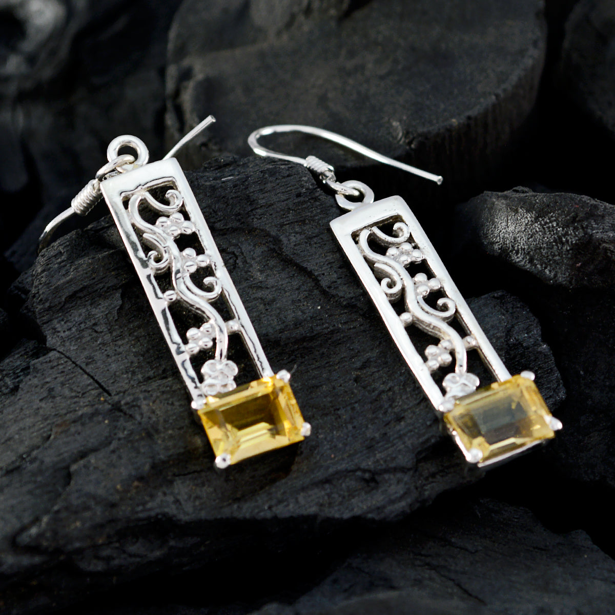 Yan Yellow Minimal Solitaire Dangle Earring