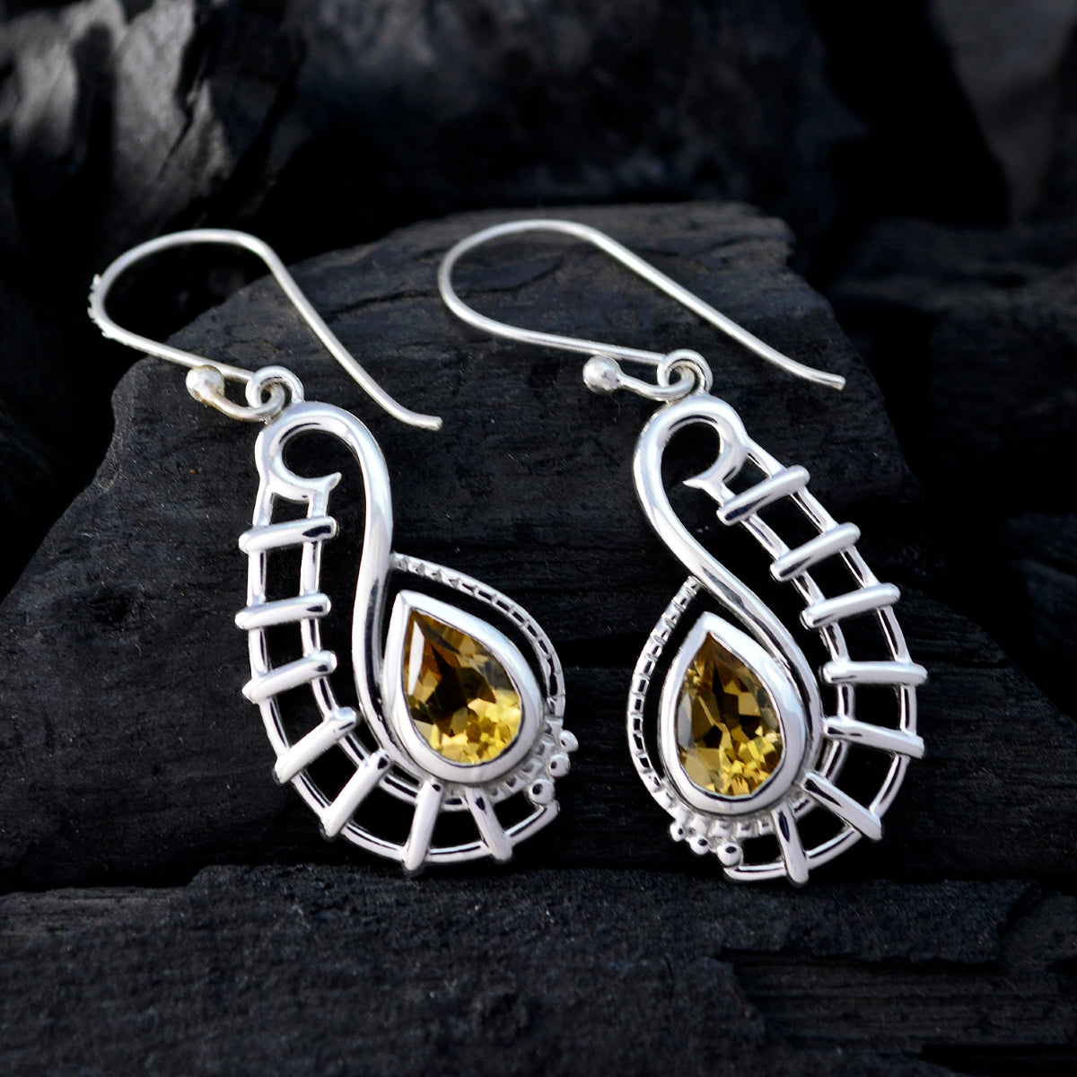 Isla Yellow Featherlight Solitaire Dangle Earring