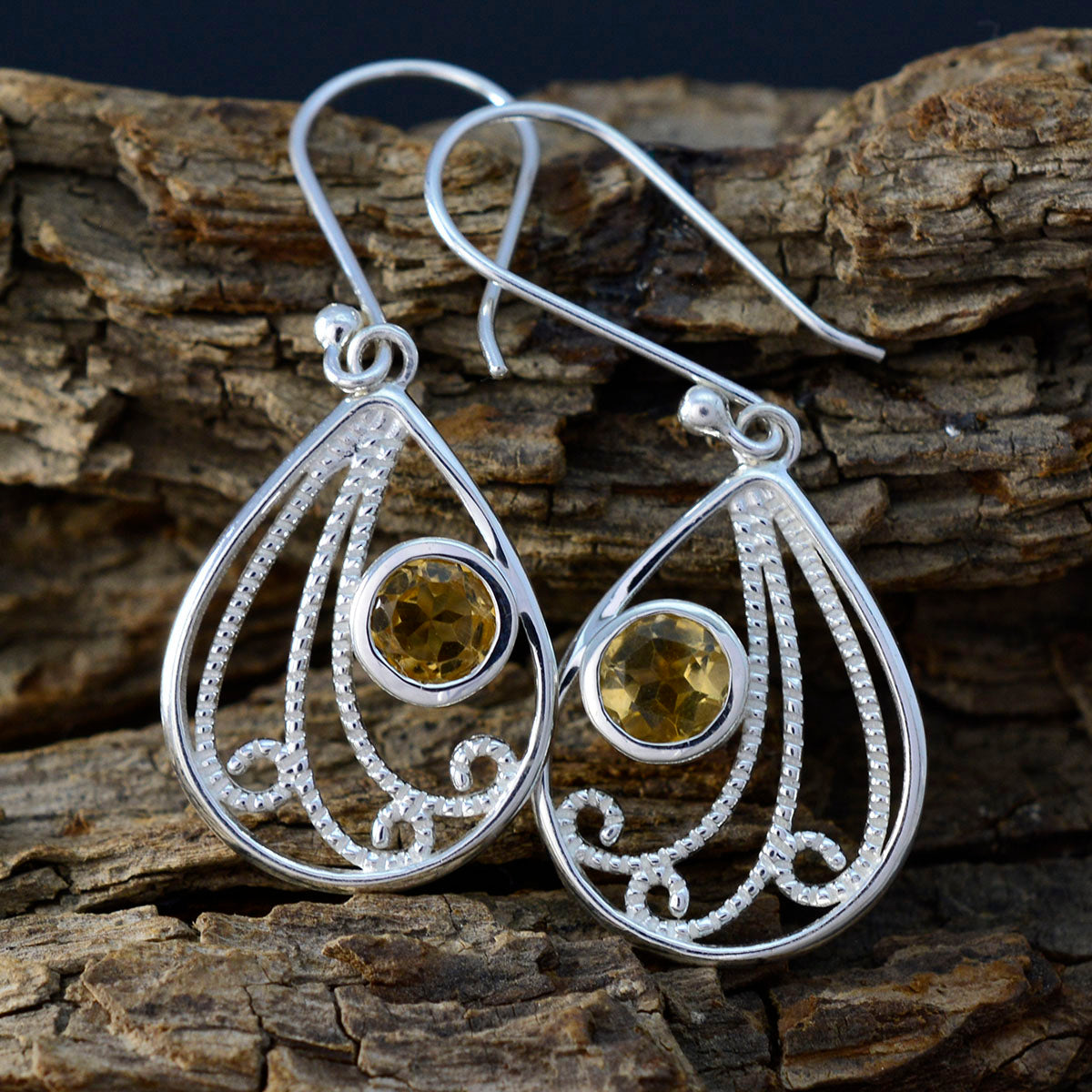 Lea Yellow Dainty Solitaire Dangle Earring
