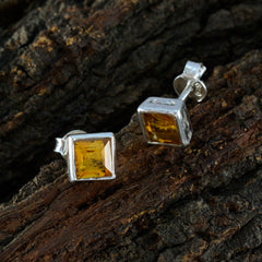 Nella Yellow Minimalist Solitaire Stud Earring