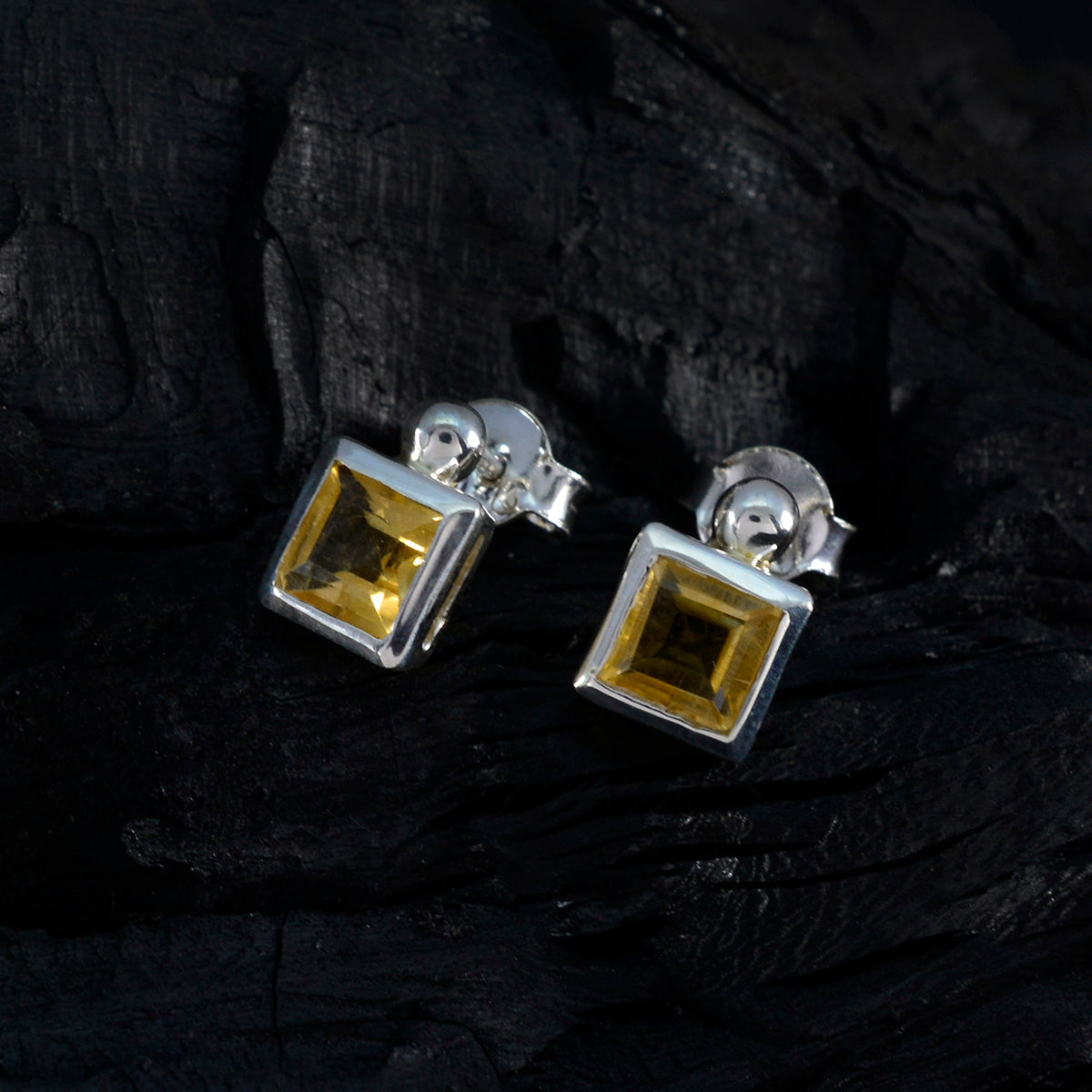 Nova Yellow Delicate Solitaire Stud Earring