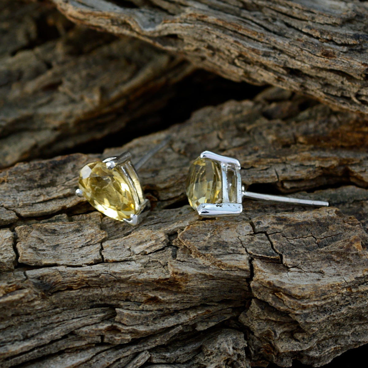 Penelope Yellow Elegant Solitaire Stud Earring