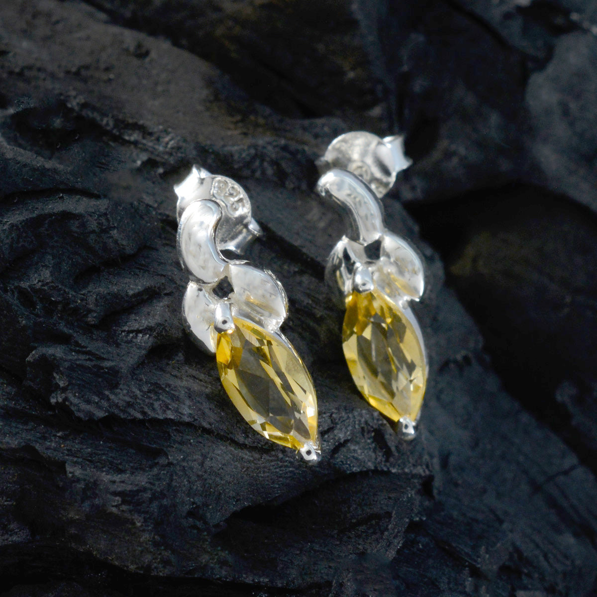 Riley Yellow Elegant Solitaire Stud Earring