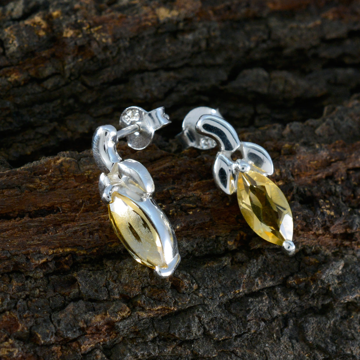 Riley Yellow Elegant Solitaire Stud Earring