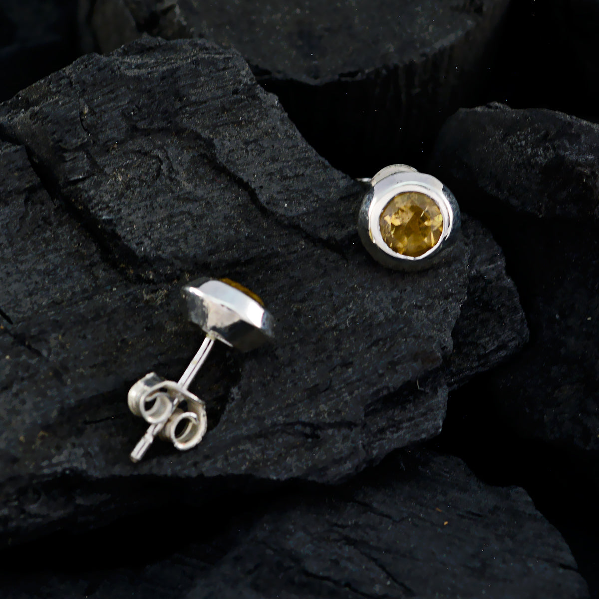 Cecilia Yellow Elegant Solitaire Stud Earring