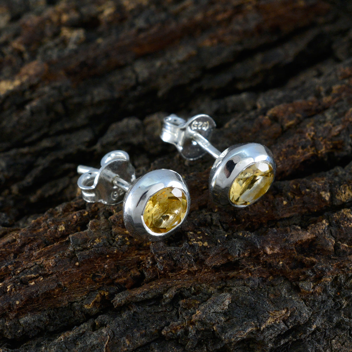 Cecilia Yellow Elegant Solitaire Stud Earring