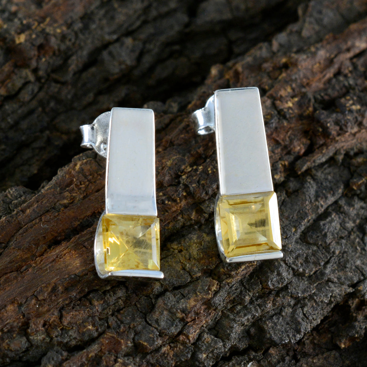 Layla Yellow Dainty Solitaire Stud Earring