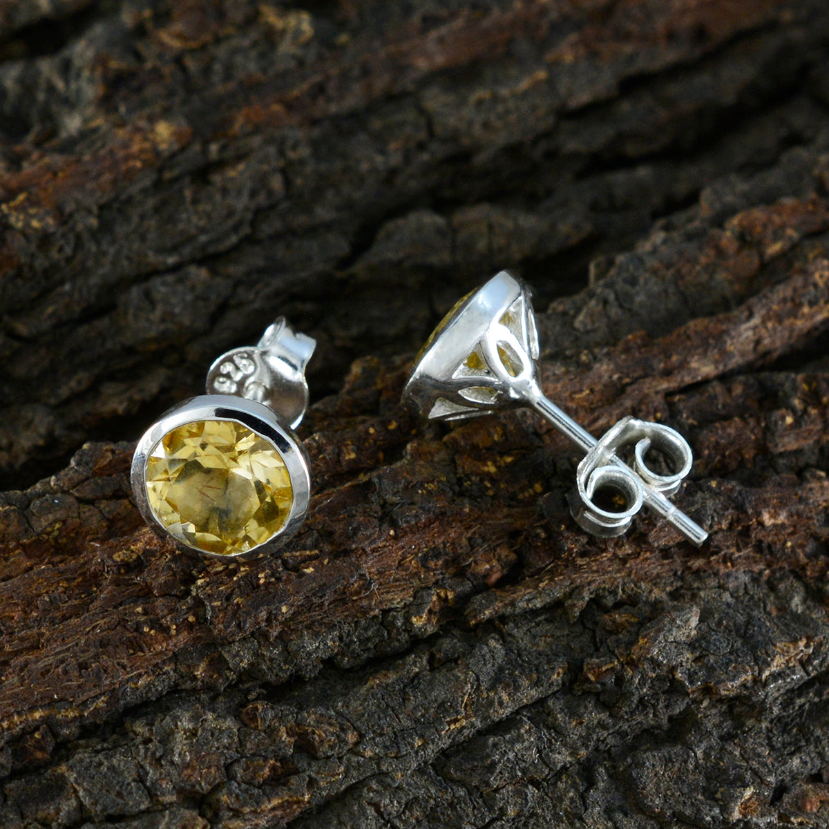 Stella Yellow Elegant Solitaire Stud Earring