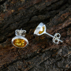 Hua Yellow Delicate Solitaire Stud Earring