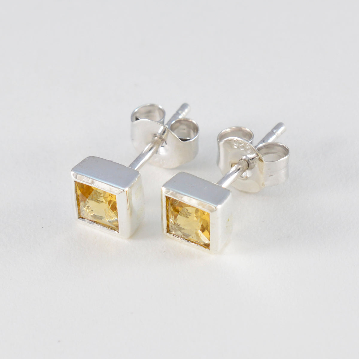 Joaquina Yellow Elegant Solitaire Stud Earring