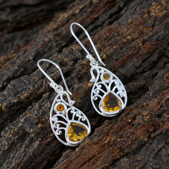 Ha eun Yellow Minimal Toi et Moi Dangle Earring