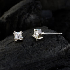 Ling White Minimalist Solitaire Stud Earring