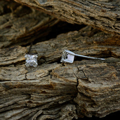 Ling White Minimalist Solitaire Stud Earring