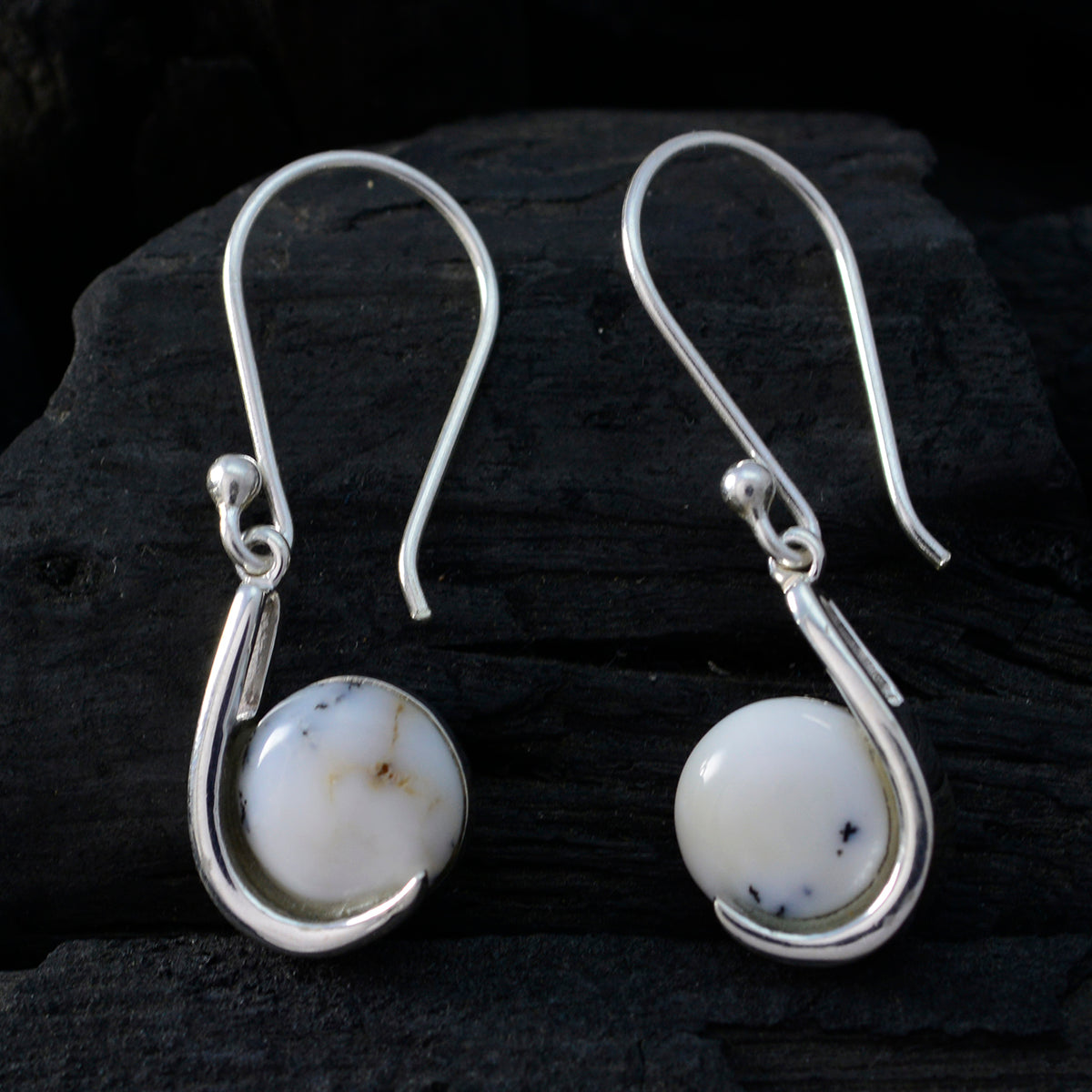 Mei White Featherlight Solitaire Dangle Earring