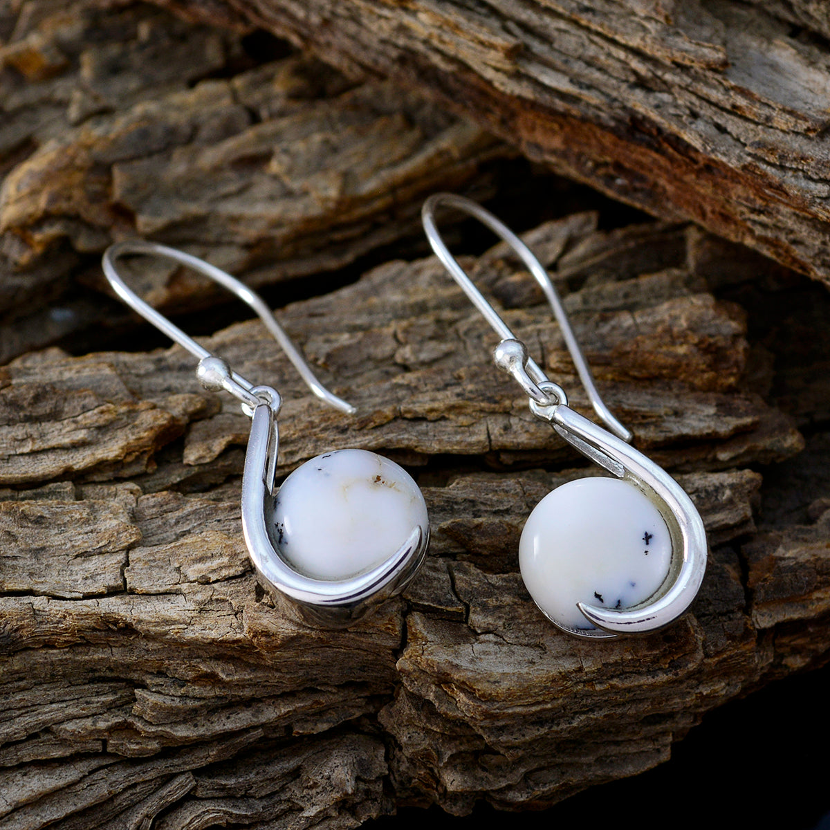 Mei White Featherlight Solitaire Dangle Earring
