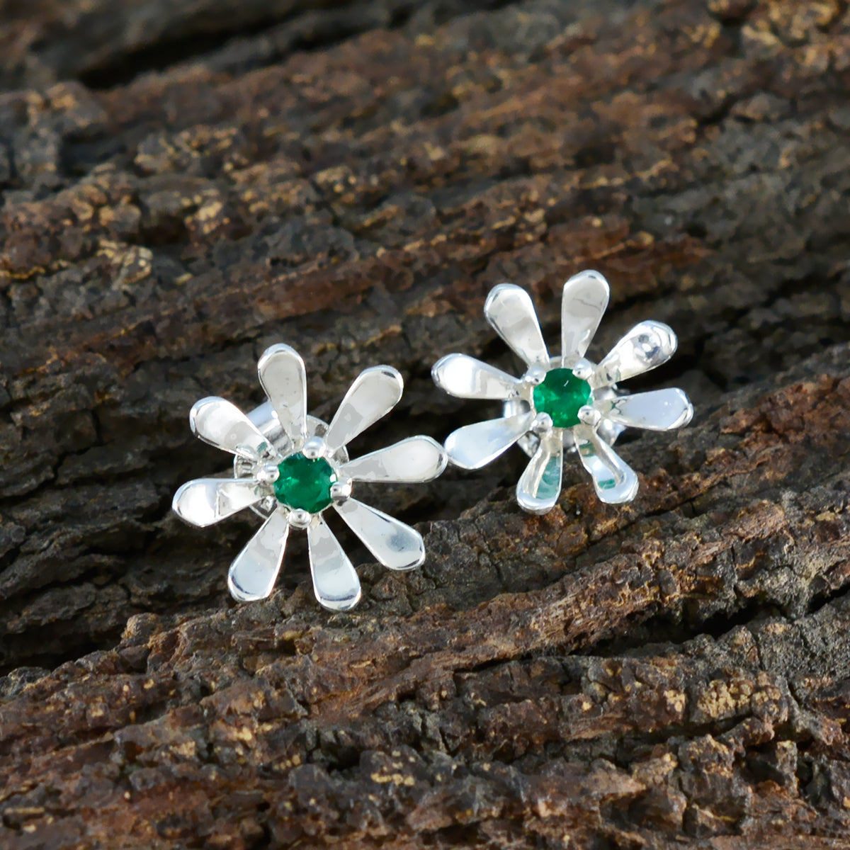 Antonia Green Delicate Solitaire Stud Earring