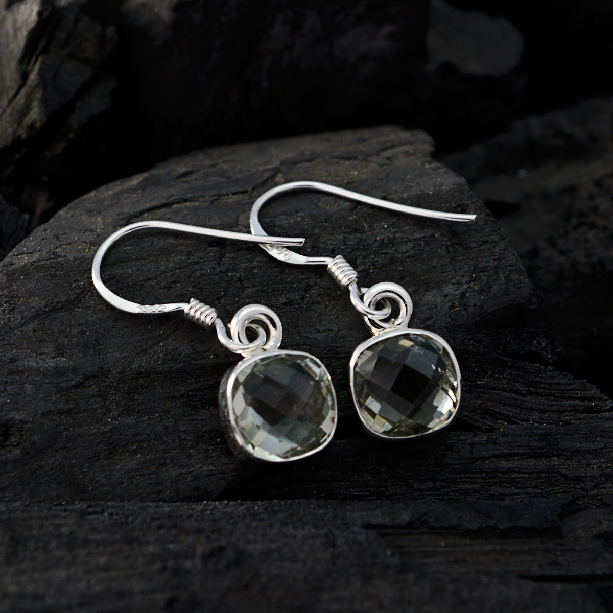 Seo yeon Green Elegant multiple Dangle Earring