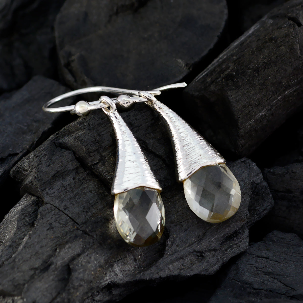 Soo jin Green Tiny Solitaire Dangle Earring