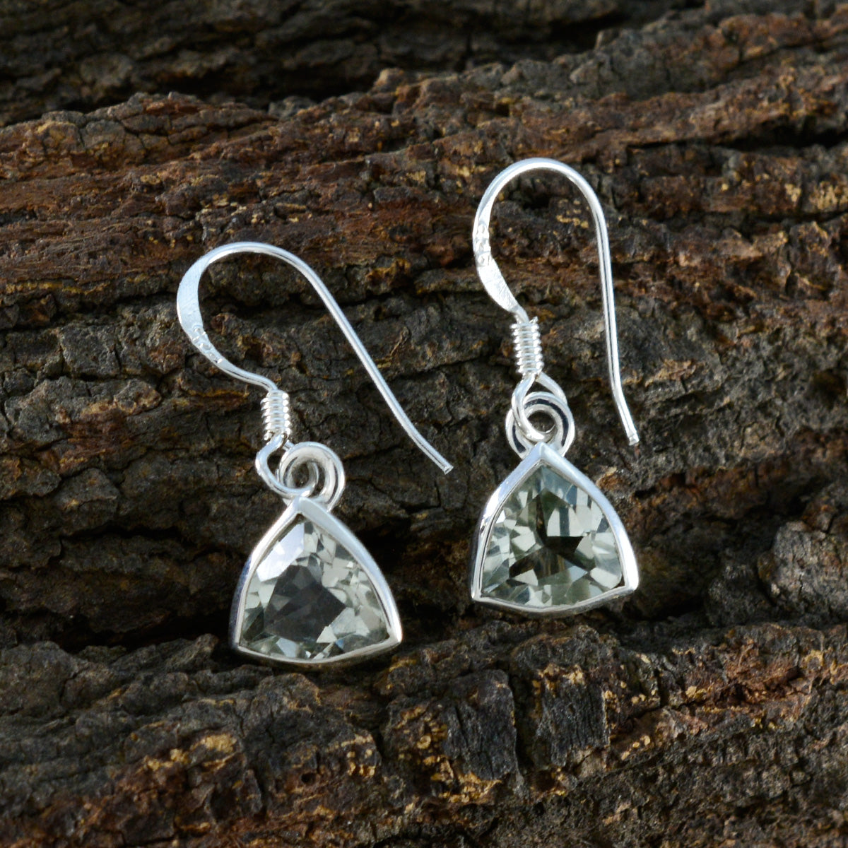 Antonia Green Elegant Solitaire Dangle Earring