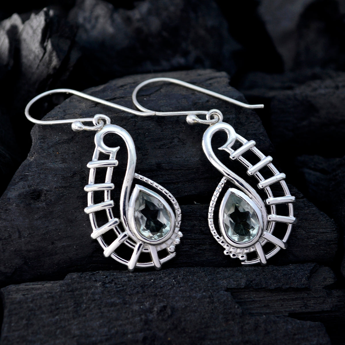 Cecilia Green Featherlight Solitaire Dangle Earring