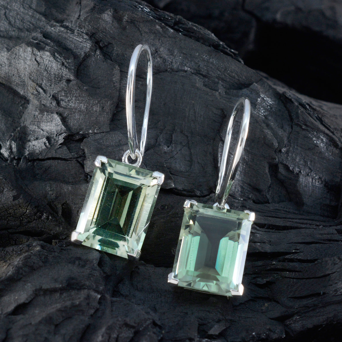 Li Lee Green Edgy Solitaire Dangle Earring