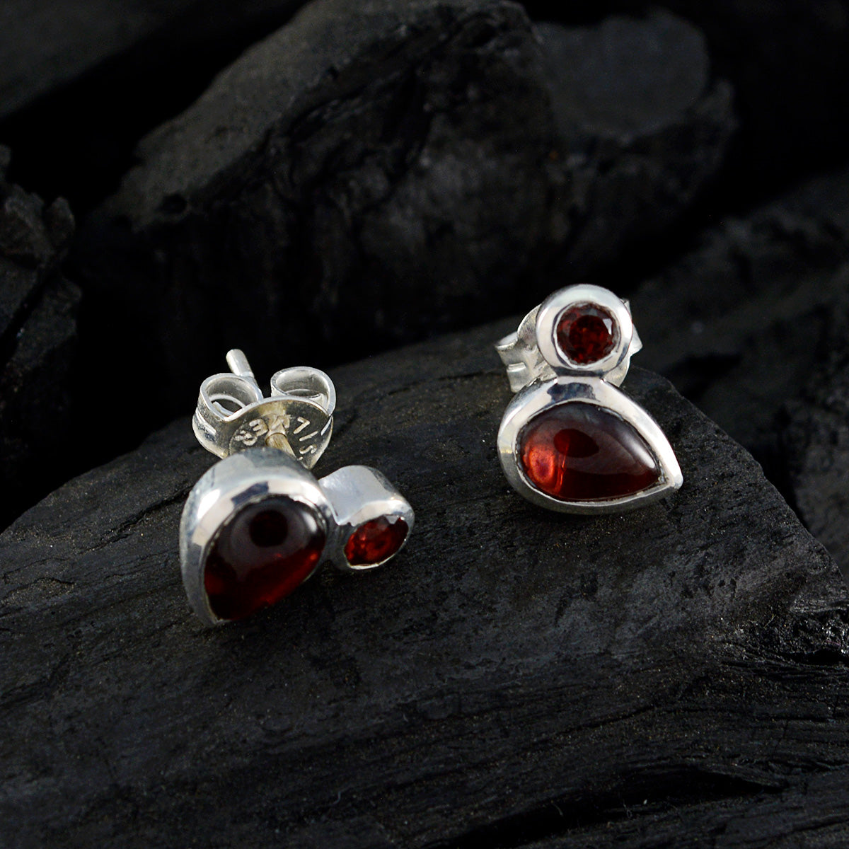 Luisa Red Delicate multiple Stud Earring