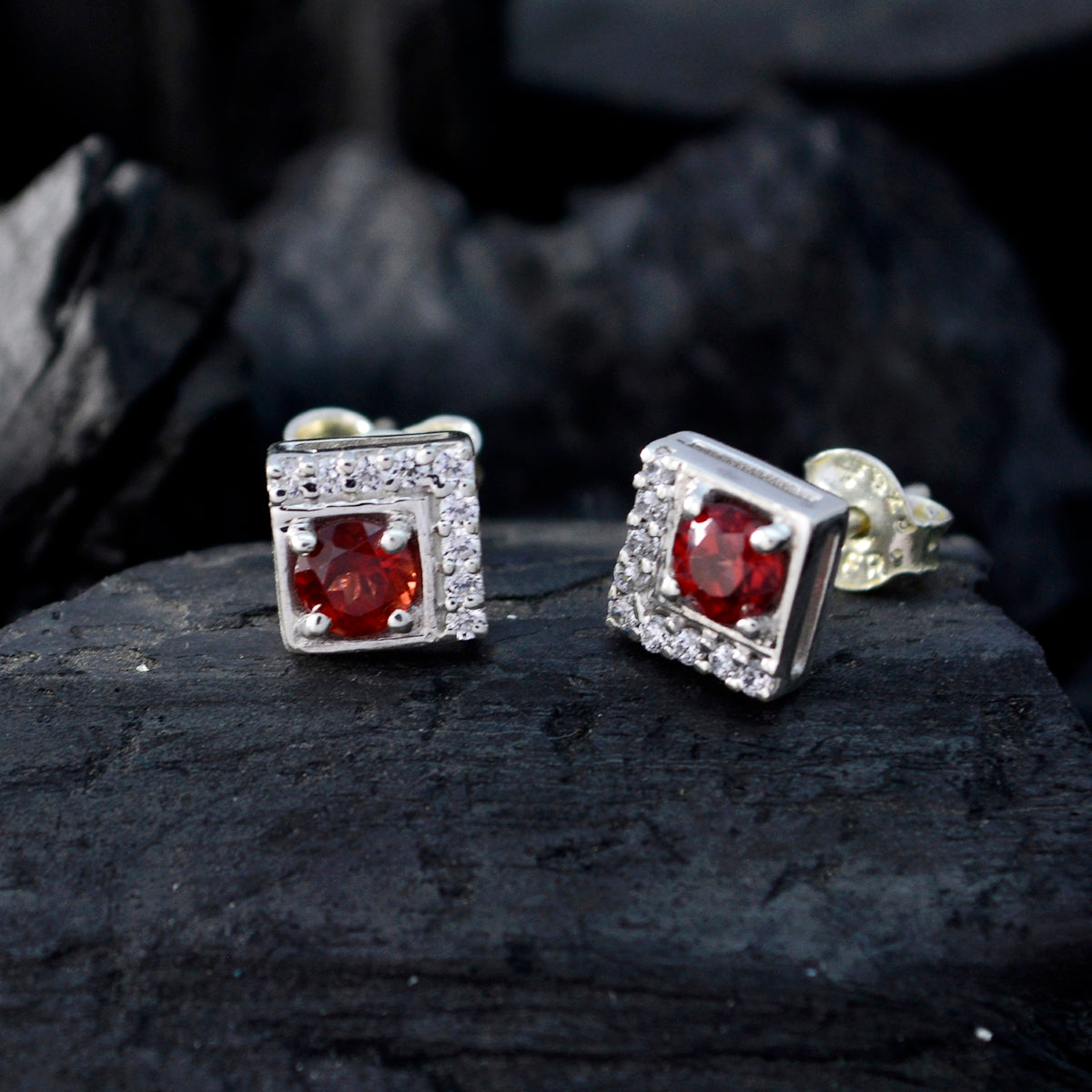 Fernanda Red Elegant multiple Stud Earring