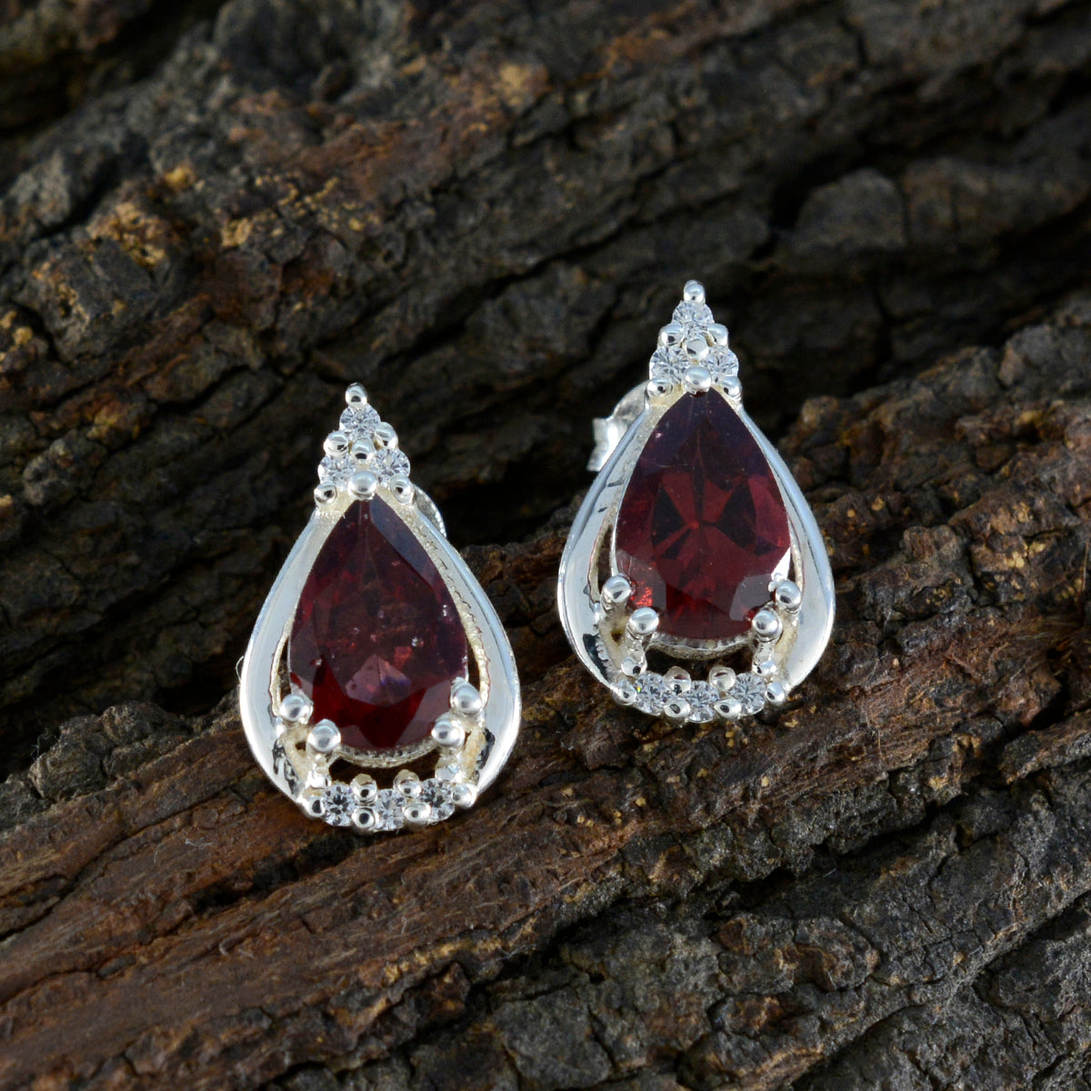 Isla Red Dainty multiple Stud Earring