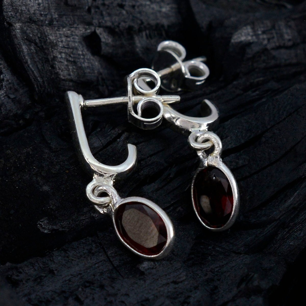 Layla Red Delicate Solitaire Stud Earring