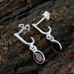 Layla Red Delicate Solitaire Stud Earring