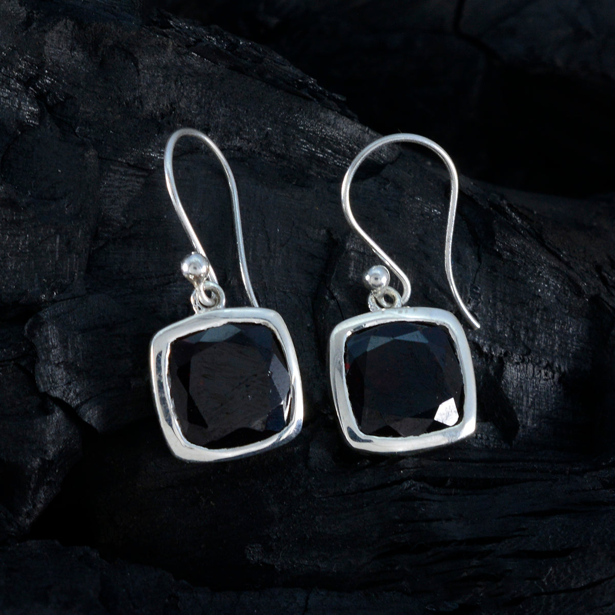 Mila Red Dainty Solitaire Dangle Earring
