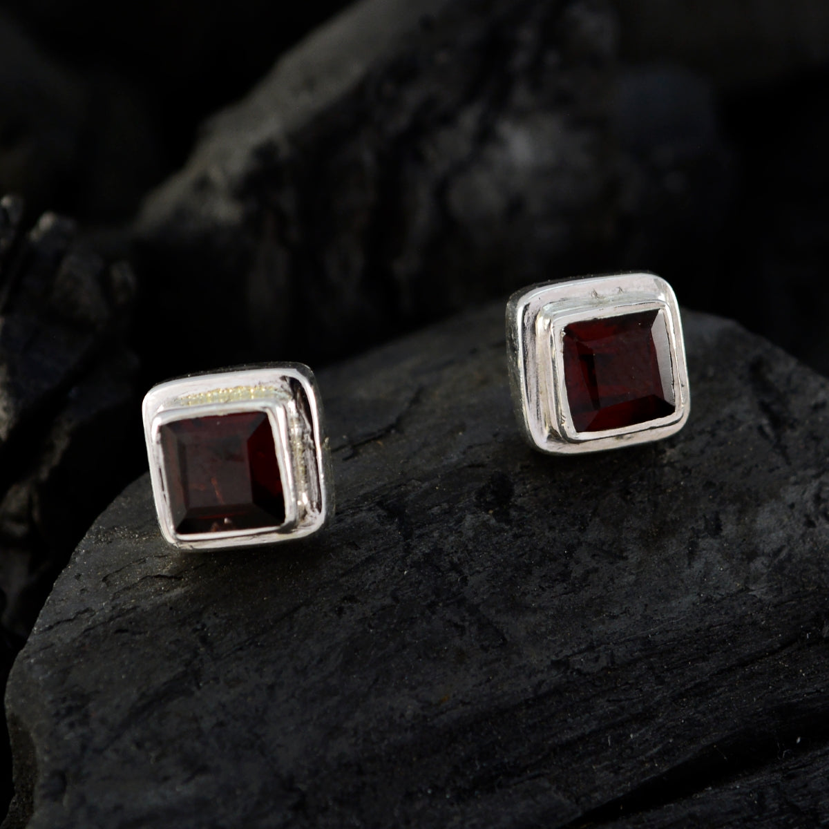 Noelia Red Delicate Solitaire Stud Earring