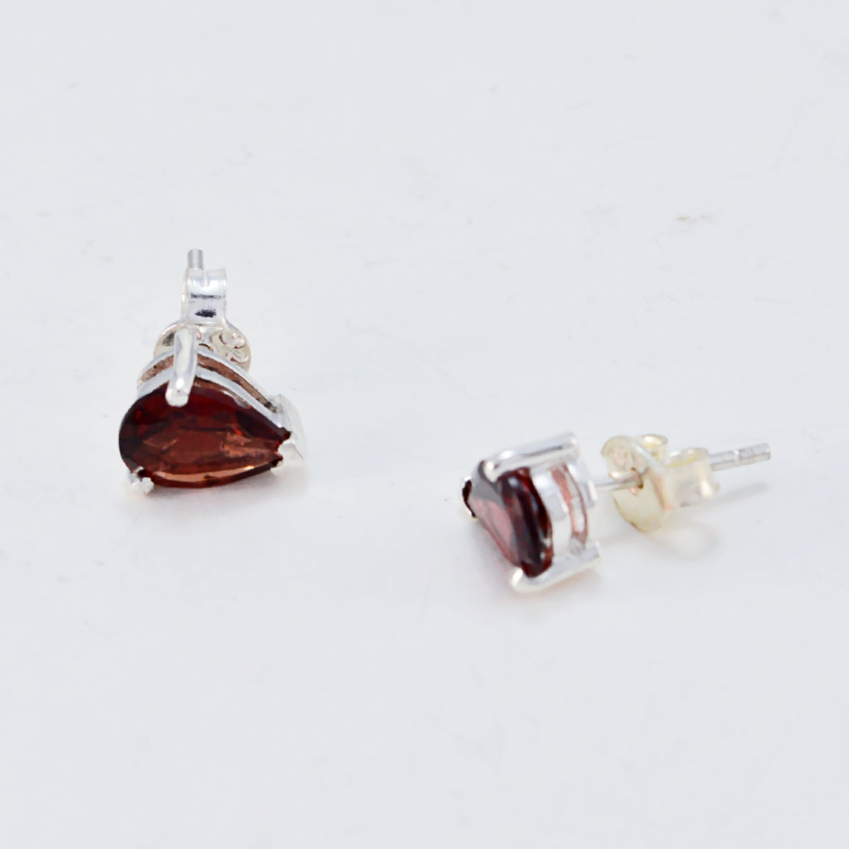 Yan Red Delicate multiple Stud Earring