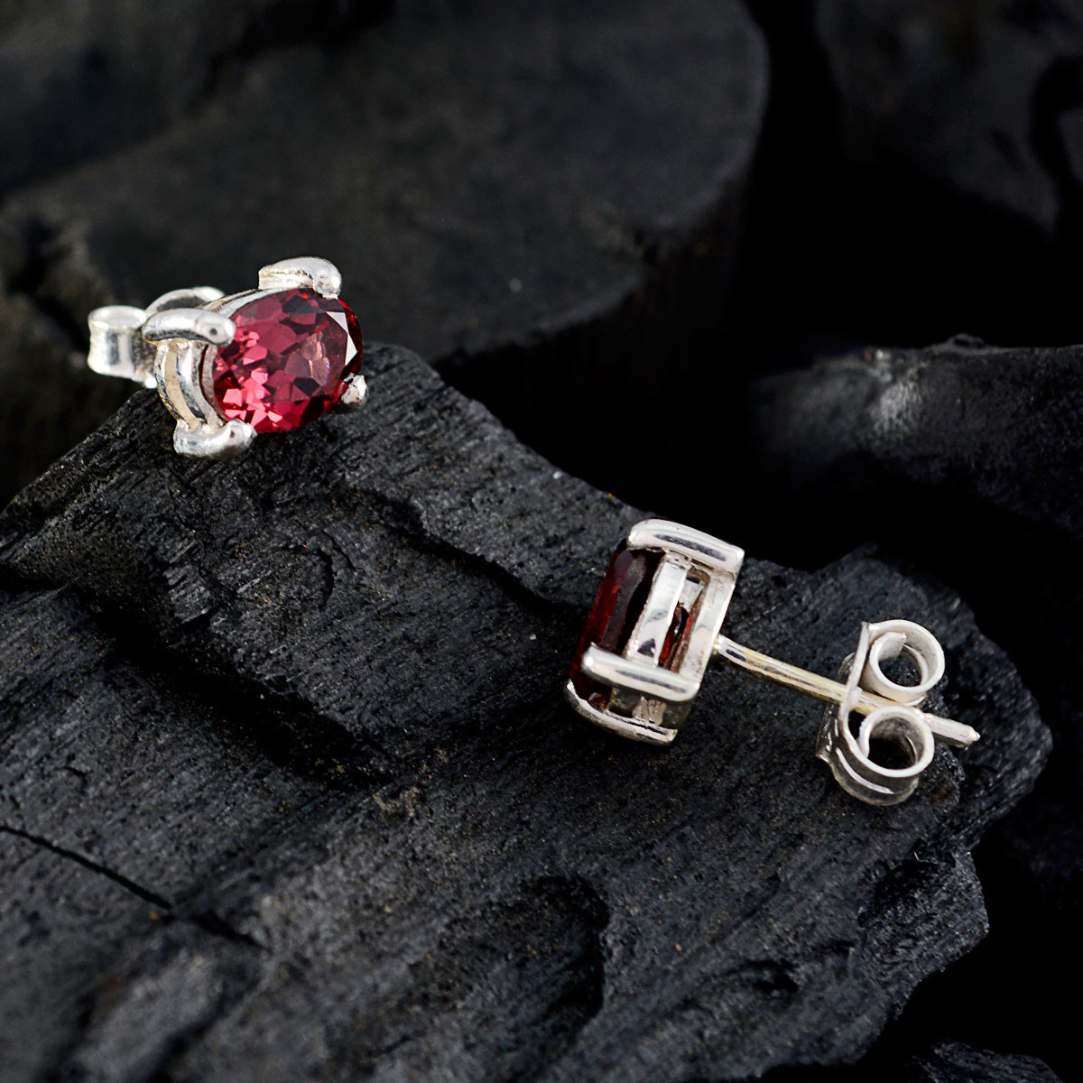Bianca Red Delicate Solitaire Stud Earring